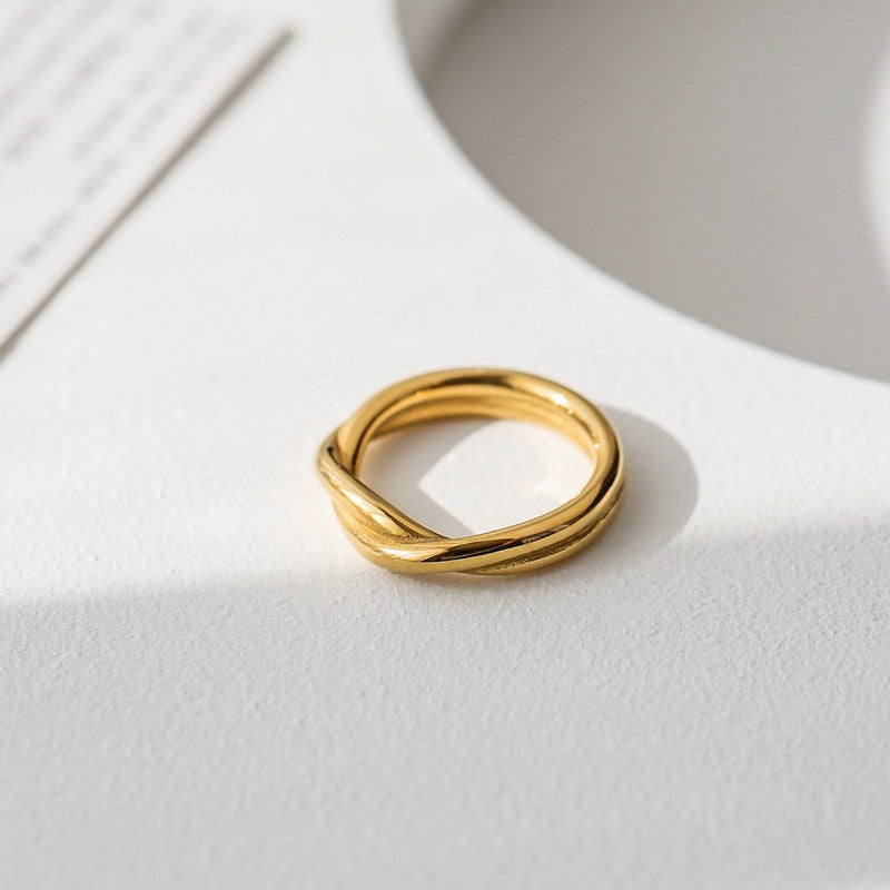 The Gold Entangled Ring