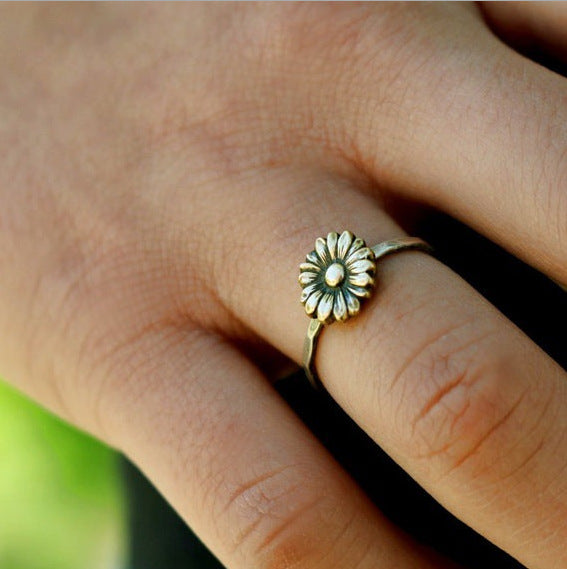 Retro Sunflower Marcasite Ring