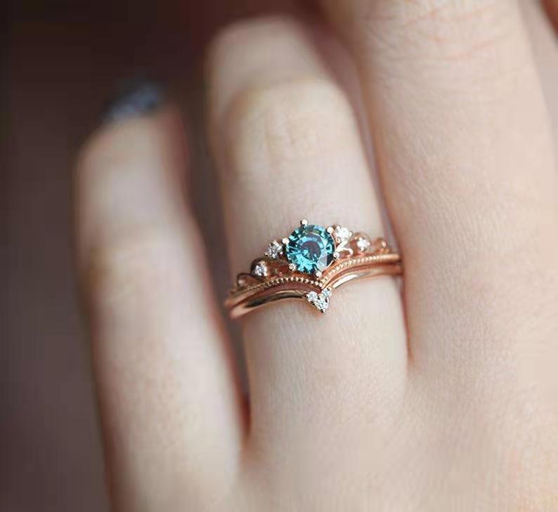 The Dove Rings