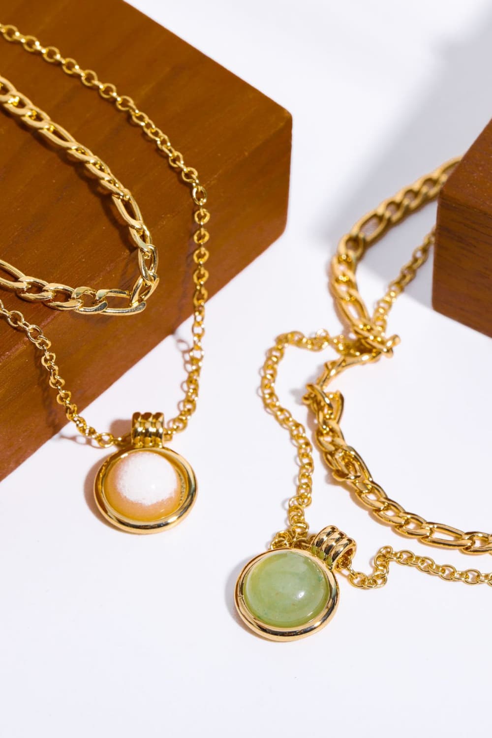 Gold Pleated Round Shape Aventurine Pendant Necklace