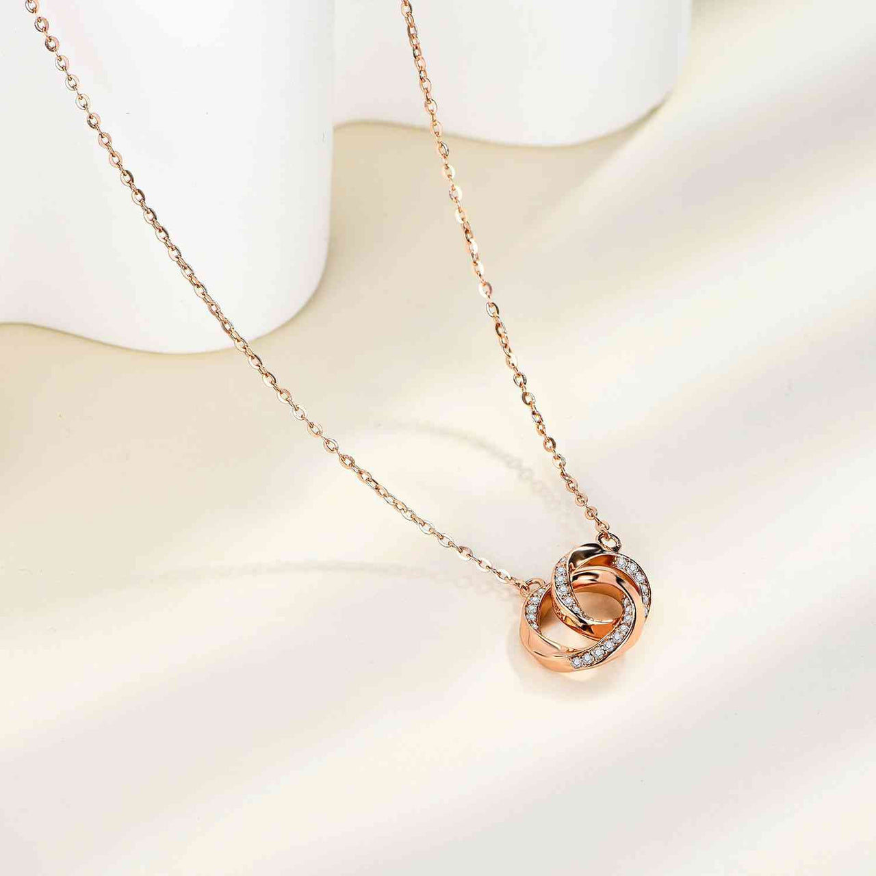The Rouge Necklace